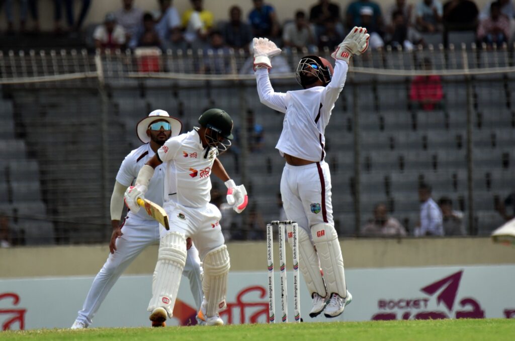 শেষ ১৯ রানে ৫ উইকেট হারিয়ে ২৭২ রানেই থামল বাংলাদেশ